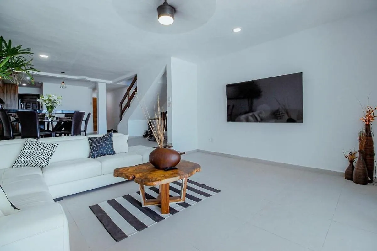 Holiday home Oceanfront Private Pier Pool Garden Terrace 3Br House Villa Cancun Mexico